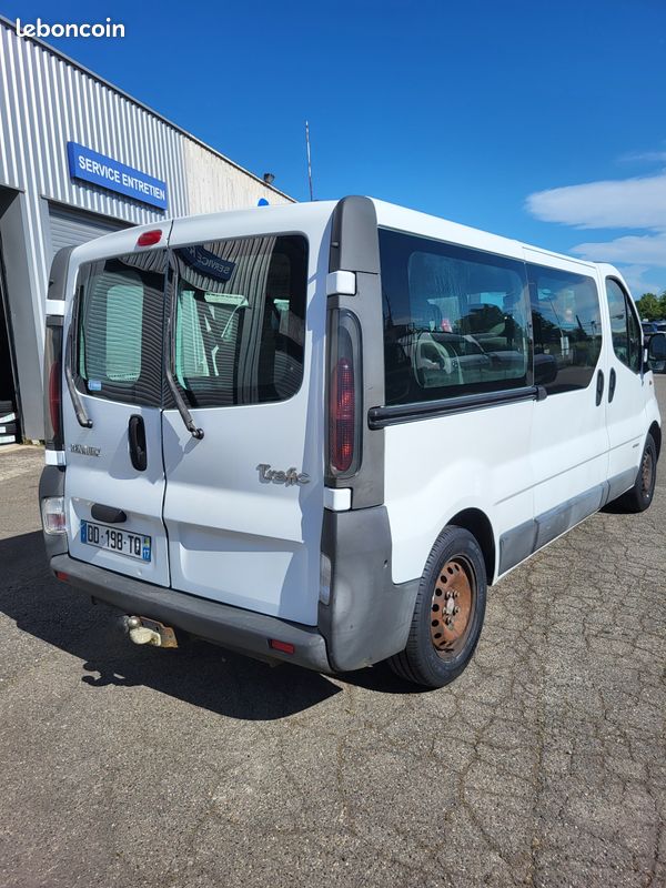 Renault trafic combi 9 places l2h1 1.9 dci 100 cv (image 3)