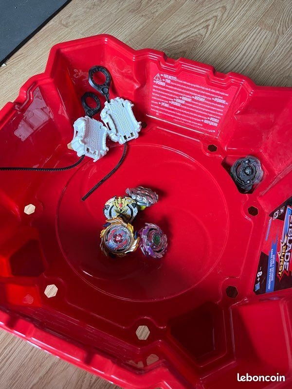 Toupie beyblade (image 1)
