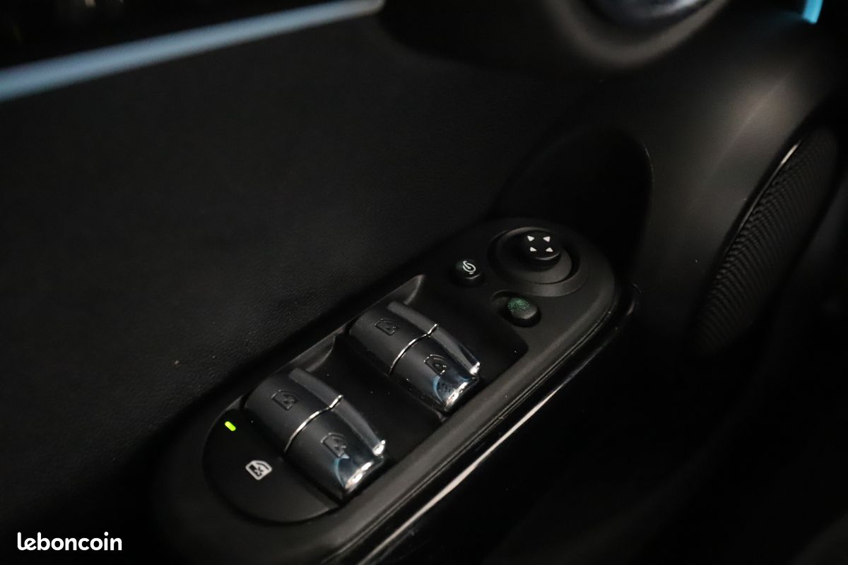 MINI Mini Cooper S Edition Camden BVA7 5P 178 ch (image 24)