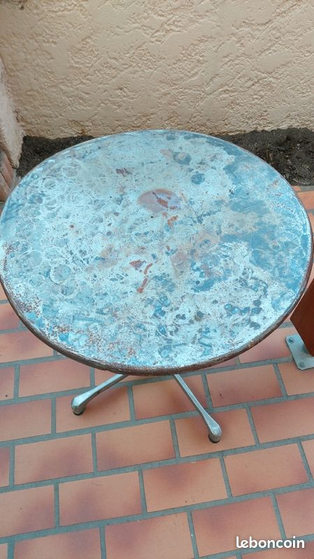 Petite table en fer vintage (image 1)