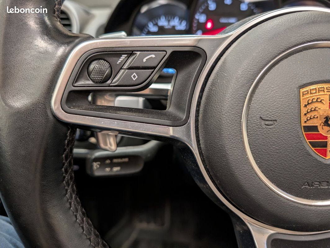 PORSCHE 718 BOXSTER 2.0 300 PDK - CAMERA DE RECUL + RADAR AVANT + SIEGES ET VOLANT CHAUFFANT + CLIM BI-ZONe (image 21)