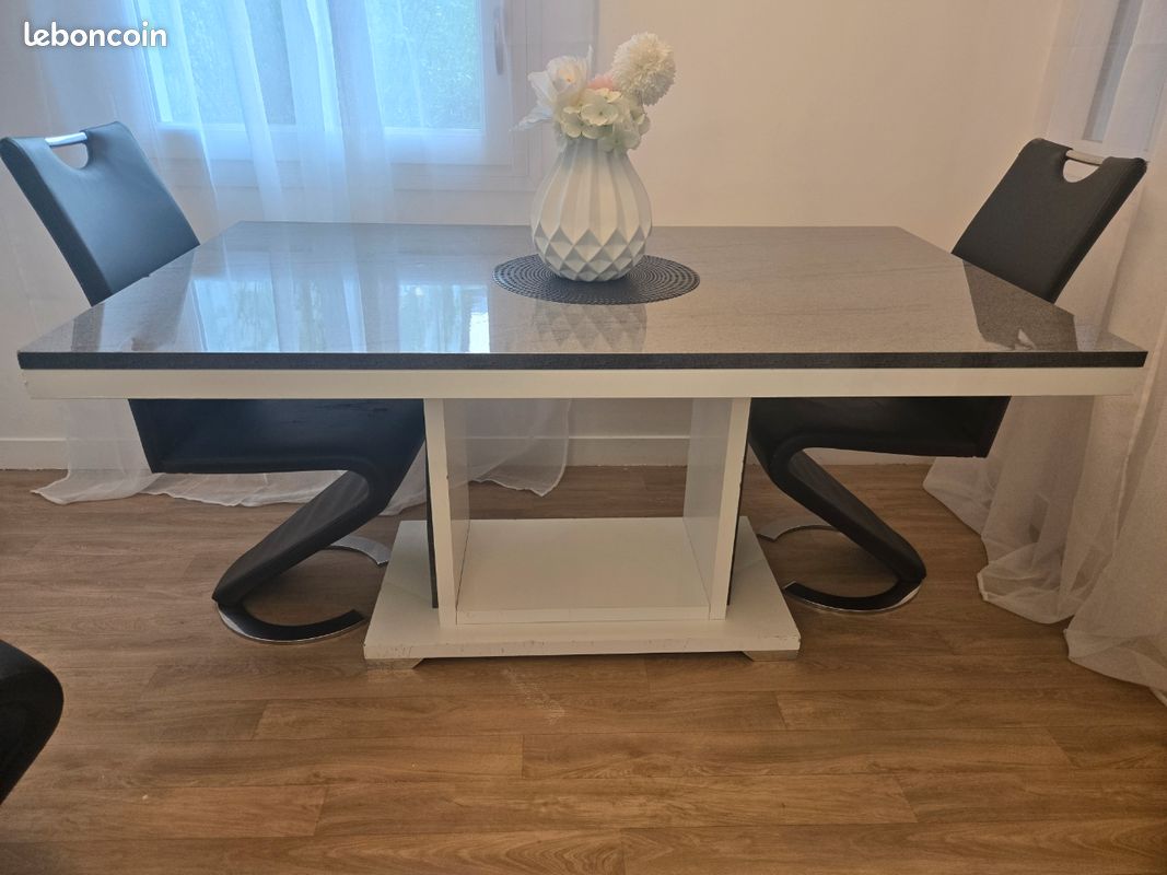 Table à manger (image 1)