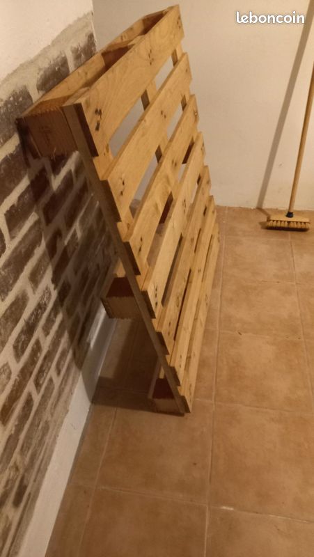 Palette en bois 100*100*14cm (image 1)