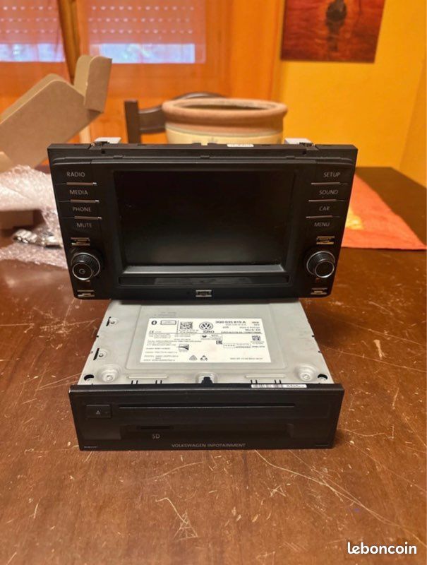 Système audio Volkswagen 3G0919605 et unité de commande 3Q0034819A (image 1)