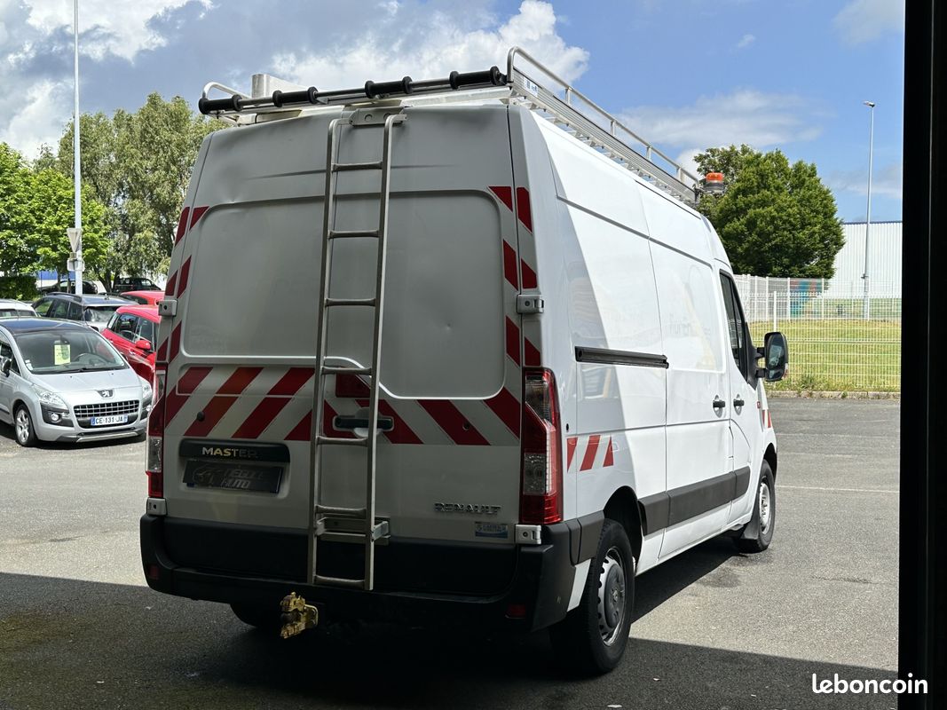 RENAULT TRUCKS MASTER III F3300 2.3 dCi 145 ch CONFORT / ATTELAGE / GALERIE / ECHELLE (image 4)