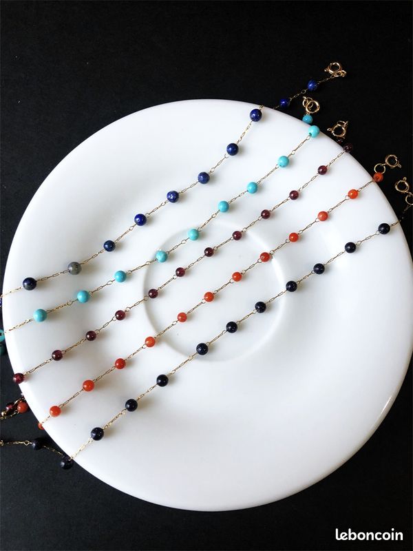 Bracelet réglable avec des pierres naturelles de 4 mm de diamètre et