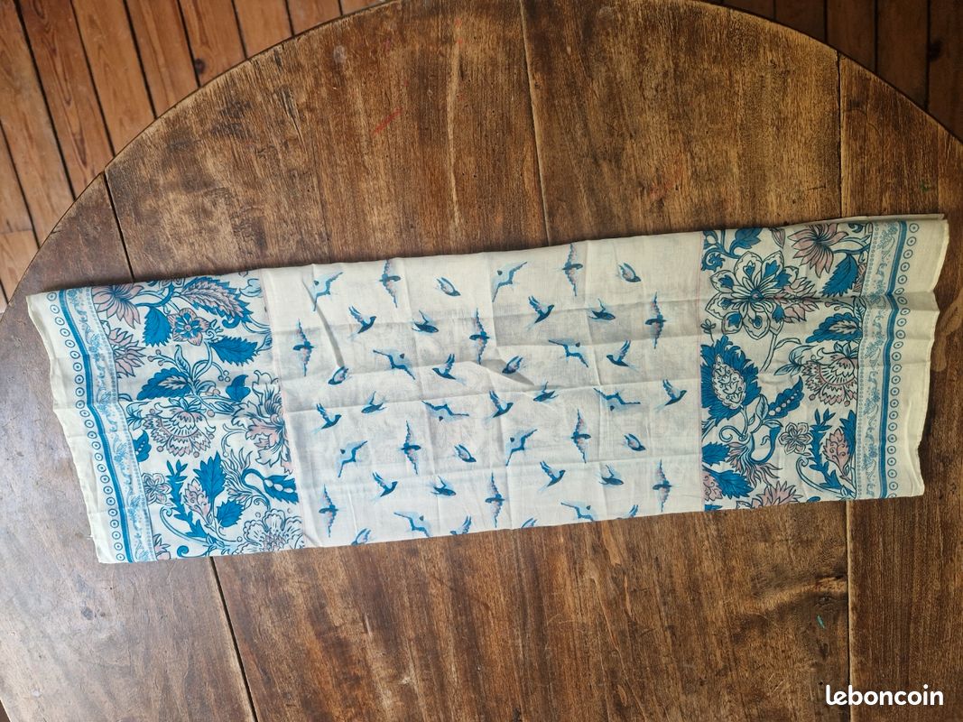 CÉLINE PARIS: PETIT Foulard Carré 100% Soie Motif Calèches EUR 85,00 - FR