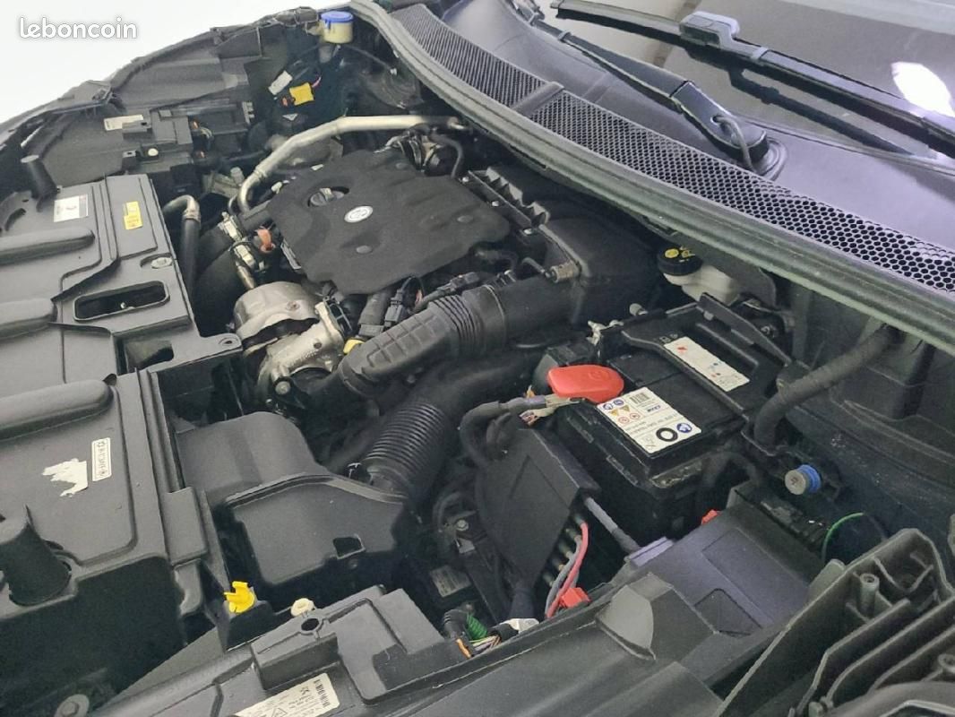 Peugeot 5008 BlueHDi 130ch S&S EAT8 - Allure Pack (image 15)