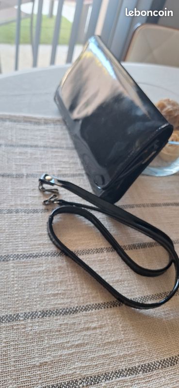 Pochette cérémonie femme (image 1)