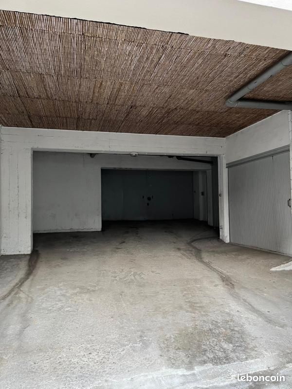 Parking 12 m² · à Saint-Étienne · 12 m² · 55 €/mois