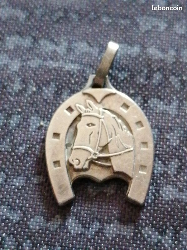Bijou téton motif fer à cheval - barre 1,6 mm acier 316L SNS 41