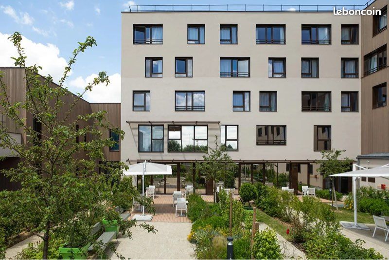 Local commercial 2 pièces 20 m² · à Noisy-le-Roi · 20 m² · 139 000 €