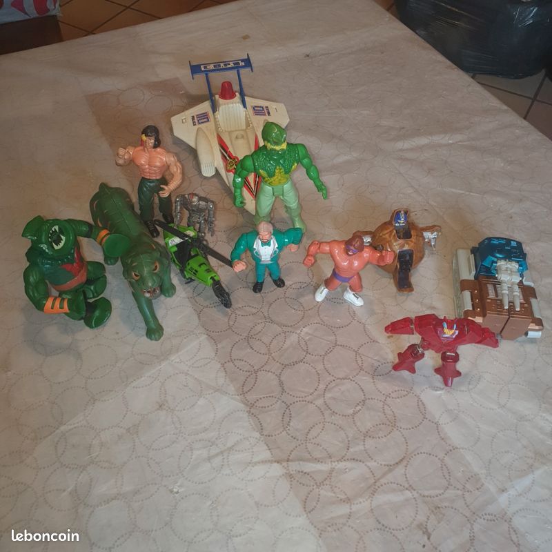 Figurines (image 1)