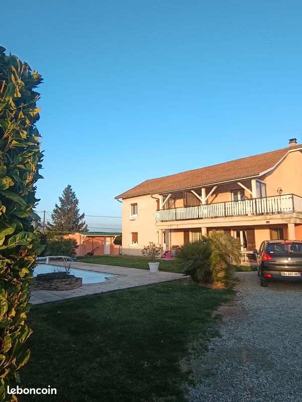 Appartement 10 pièces 260 m² · à Bonnefamille · 260 m² · 392 000 €