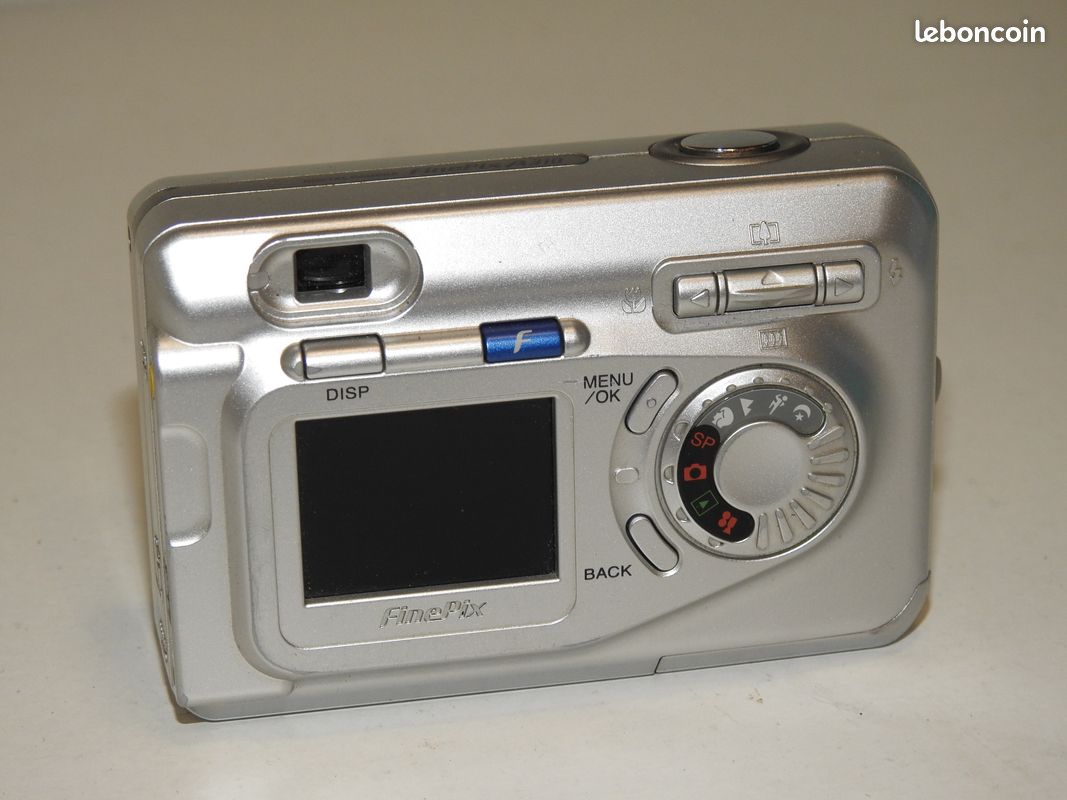 Appareil Photo Compact Fujifilm FinePix A303 3.2MP (argent) - Occasion, Très Bon état