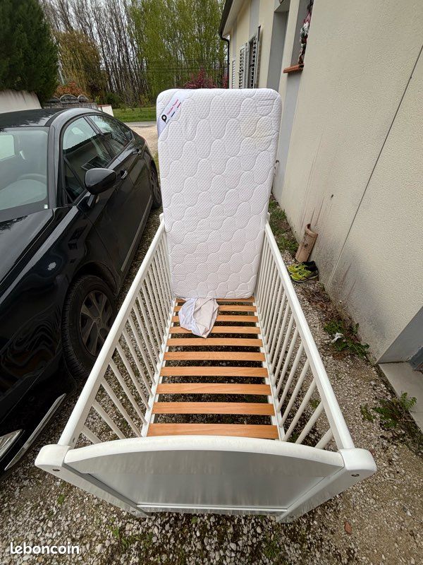 Lit bébé + commodes table à langer (image 1)