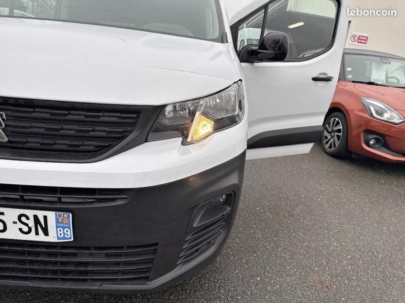 Peugeot Partner M 650kg BlueHDi 100ch S&S Pack Asphalt Connect + Caméra de recul (image 18)