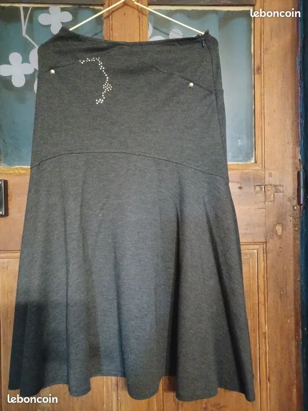 Jupe D'hiver Desigual Taille 36 Neuve - Couleur Gris & Noir Avec Broderies - Longueur 44 Cm