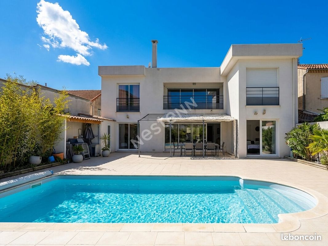 Maison 5 pièces 198 m² · à Châteauneuf-les-Martigues · 198 m² · 2 555 €/mois