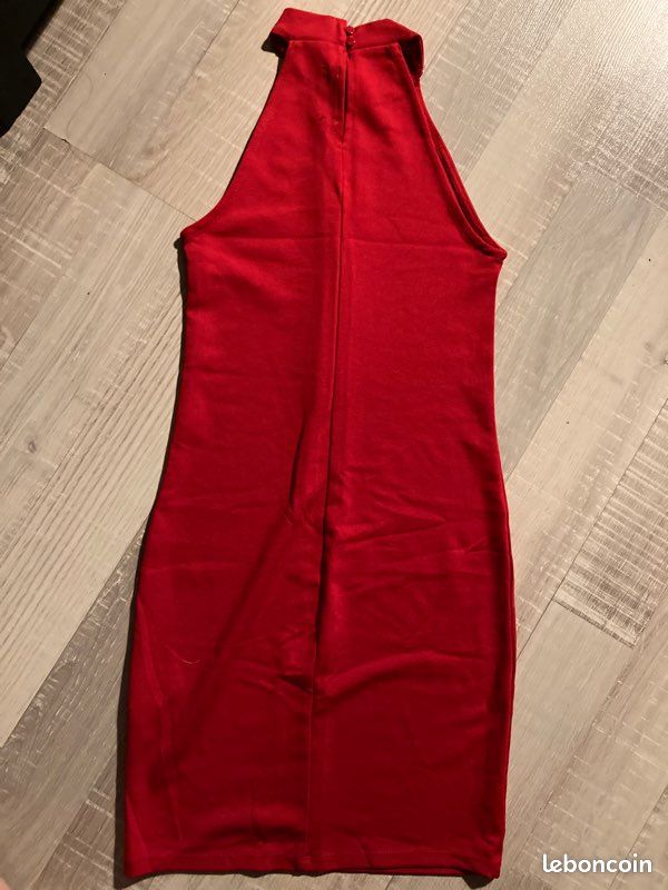 Robe moulante rouge TS pull and bear (image 3)