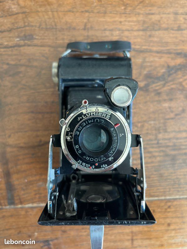 Appareil Photo à Soufflet Lumière Automatique 6x9 – Bon état Général