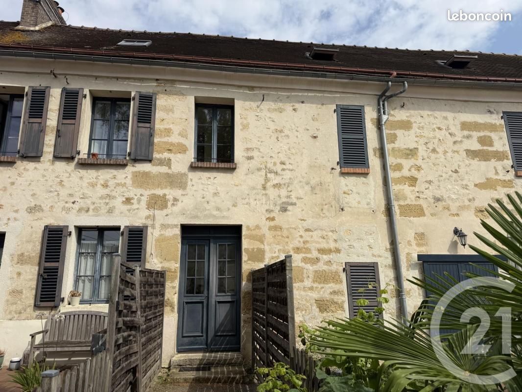 Appartement 2 pièces 25 m² · à Us · 25 m² · 700 €