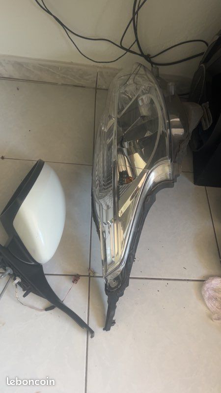 Phare Peugeot (image 3)