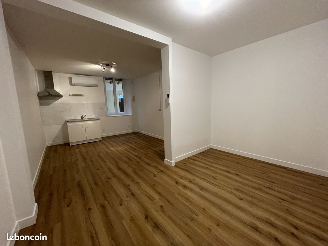 Appartement 2 pièces 38 m² · à Saint-Sorlin-en-Valloire · 38 m² · 440 €/mois