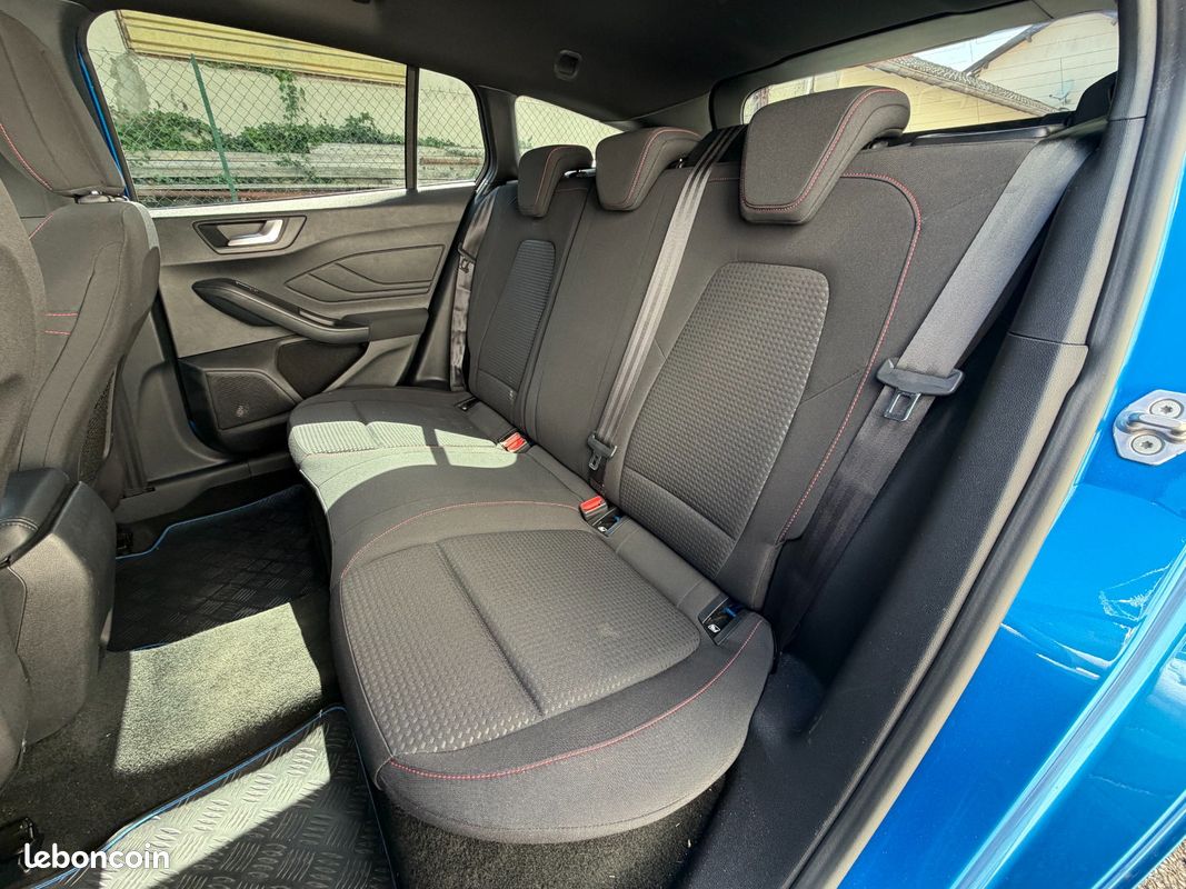 FORD FOCUS SW 2.0 EcoBlue 150 CV SS BVA8 ST Line + CARPLAY + CAMÉRA DE RECUL + RADARS AV/AR + KEYLESS GO + ATH (image 12)
