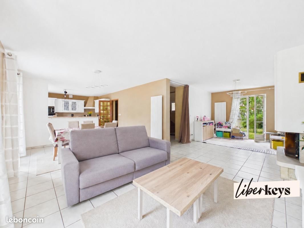 Maison 7 pièces 285 m² · aux Clayes-sous-Bois · 285 m² · 595 000 €