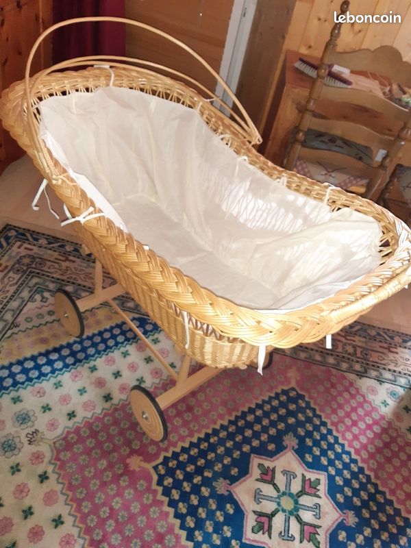 Lit pour bebe en osier (image 2)