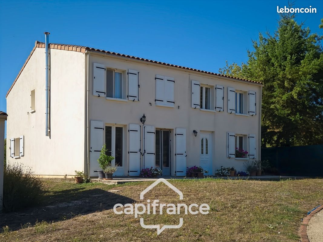 Maison 6 pièces 179 m² · à Varaize · 179 m² · 220 000 €