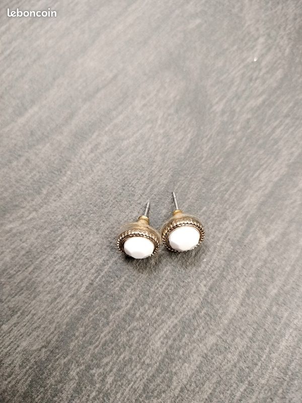 Boucles d'oreille (image 1)