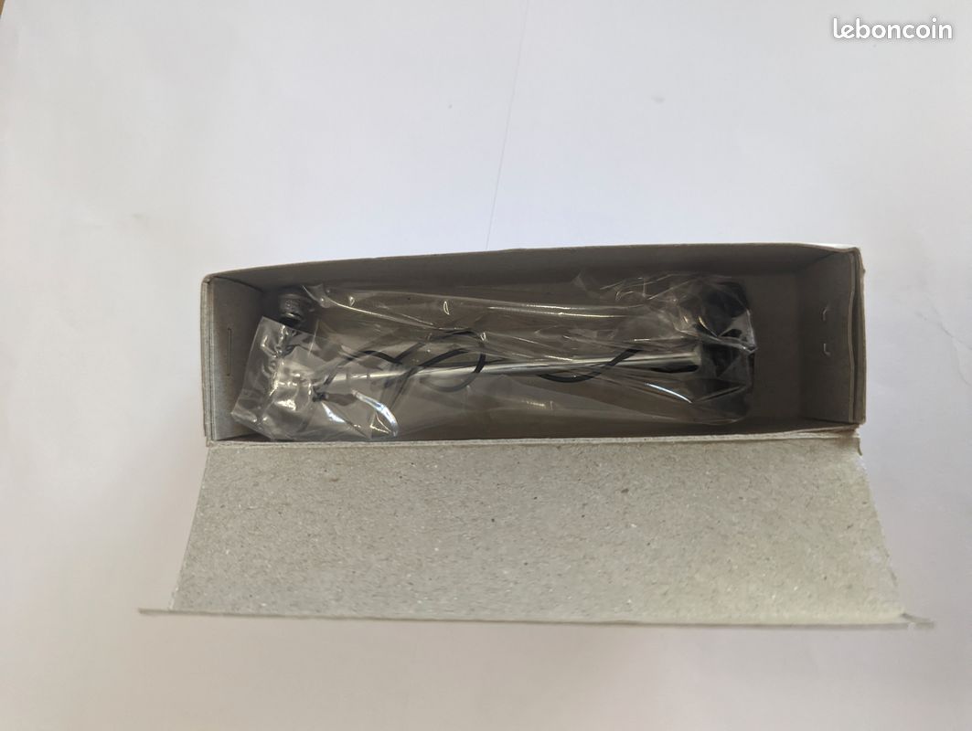 Set De 2 Microphones Miniatures – Modèle Vintage Métal Pour Maison De Poupée 1/6 Ou 1/12 – Accessoire Déco Scène Et Collection – Cadeau Créatif