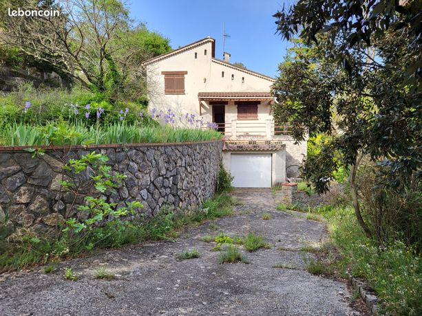 Maison 3 pièces 140 m²