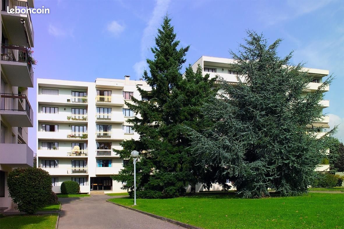 Appartement 2 pièces 44 m² · à Saint-Priest · 44 m² · 680 €/mois