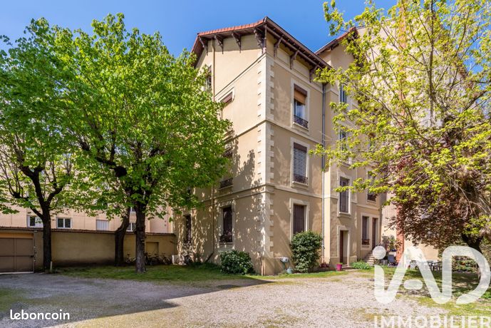 Appartement 3 pièces 59 m² — 12