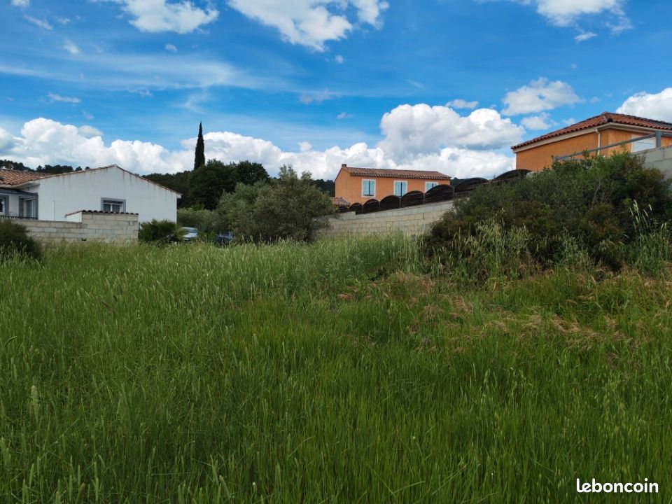 Terrain 750 m² Le Cannet Des Maures · à Le Cannet-des-Maures · 156 000 €