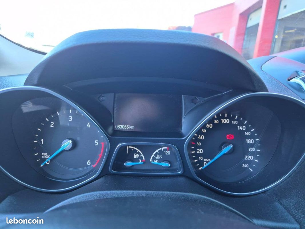 FORD KUGA 1.5 TDI 120 S&S 4X2 POWERSHIFT BUSINESS EDITION 2019 (image 17)