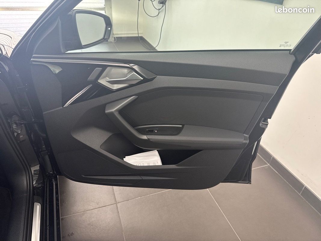 AUDI A1 Sportback 30 TFSI 116 ch S tronic 7 Design (image 28)