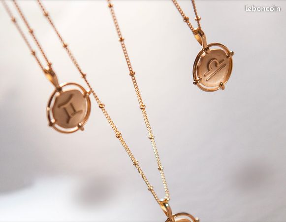 COLLIER DORE PENDENTIF SIGNE ASTRO BALANCE: Neuf (image 1)