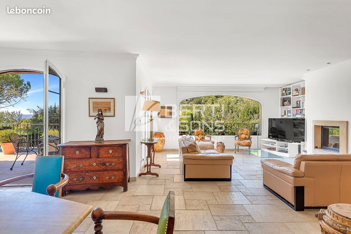 Maison 7 pièces 240 m² · à Grasse · 240 m² · 1 490 000 €