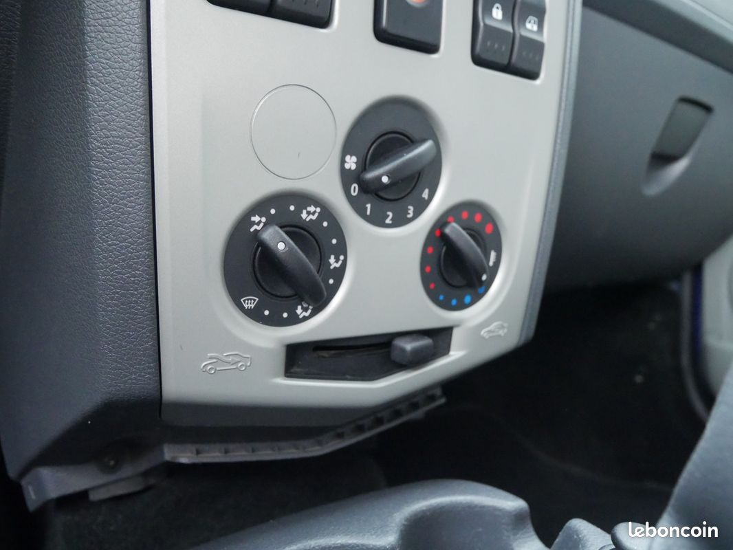 Dacia LOGAN 1.4 MPI 75CH AMBIANCE (image 19)