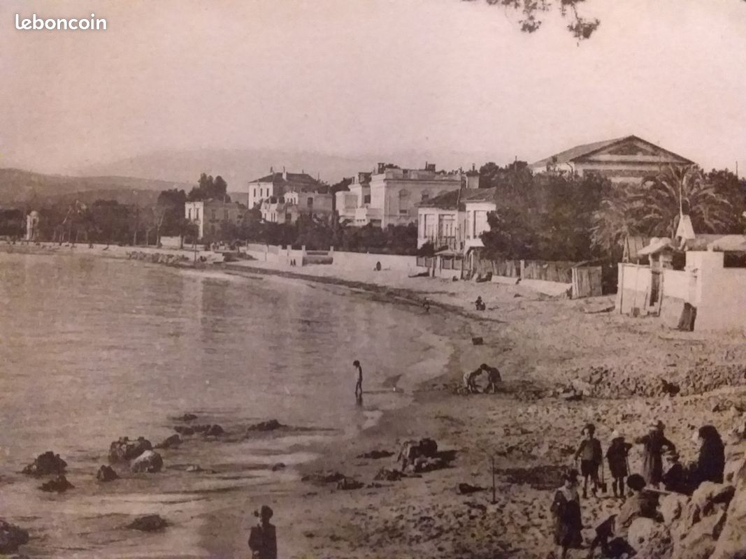 Carte Postale Ancienne Fréjus Plage Et Vieille Ville - Années 70 - Alpes Maritimes (06)