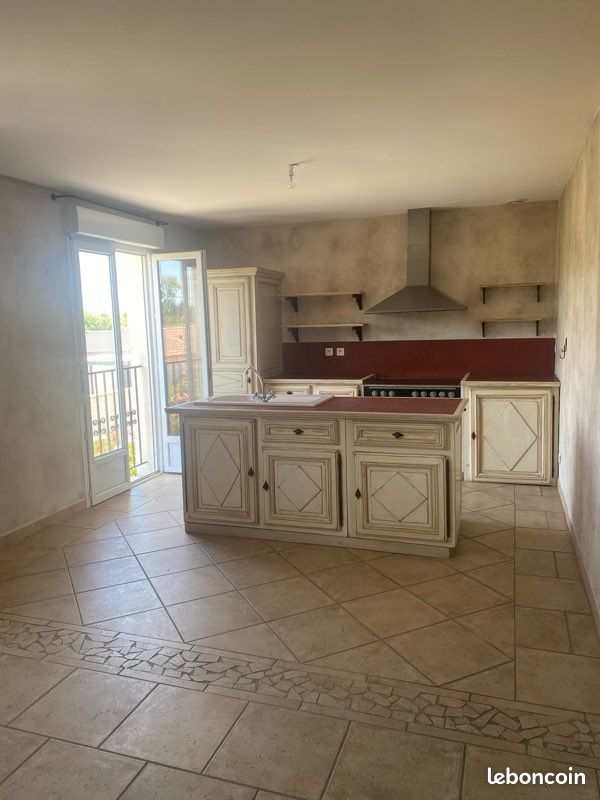 Appartement 2 pièces 73 m² · à L'Isle-sur-la-Sorgue · 73 m² · 830 €