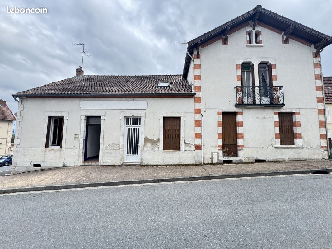 Immeuble 165 m² · à Montluçon · 165 m² · 103 000 €