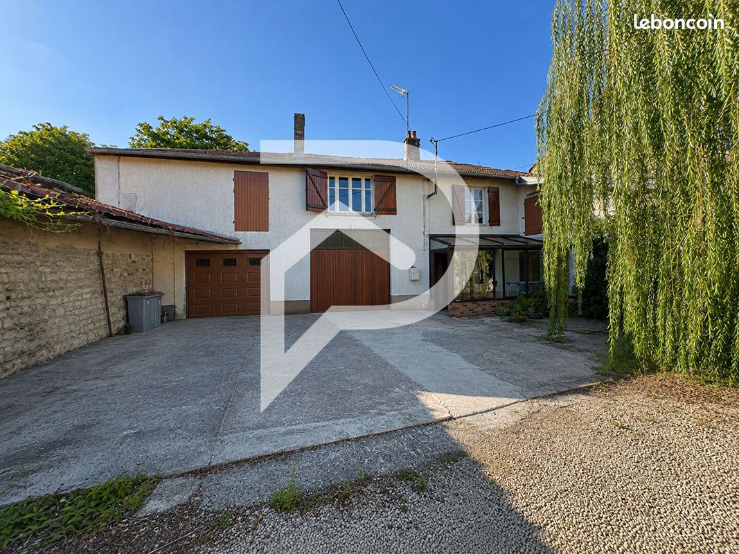 Maison 6 pièces 158 m² · à Parnoy-en-Bassigny · 158 m² · 85 000 €