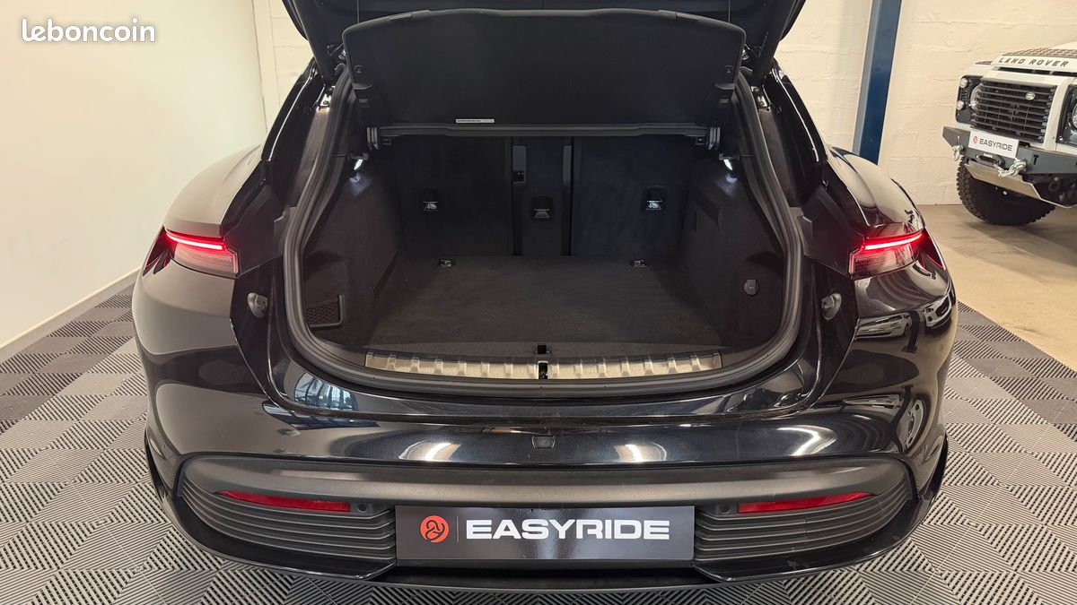 Porsche Taycan Turbo Sport Turismo / ROUE ARRIÈRES DIRECTRICES / SPORT CHRONO / PDCC / BOSE (image 10)
