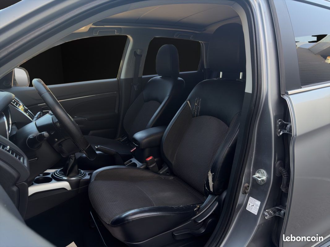 PEUGEOT 4008 1.6 HDi 114 cv Style 4x4 (image 9)