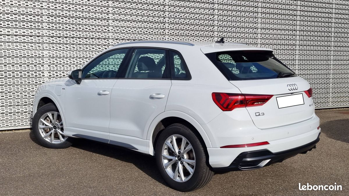AUDI Q3 45 TFSIe 245 ch S tronic 6 S line (image 5)